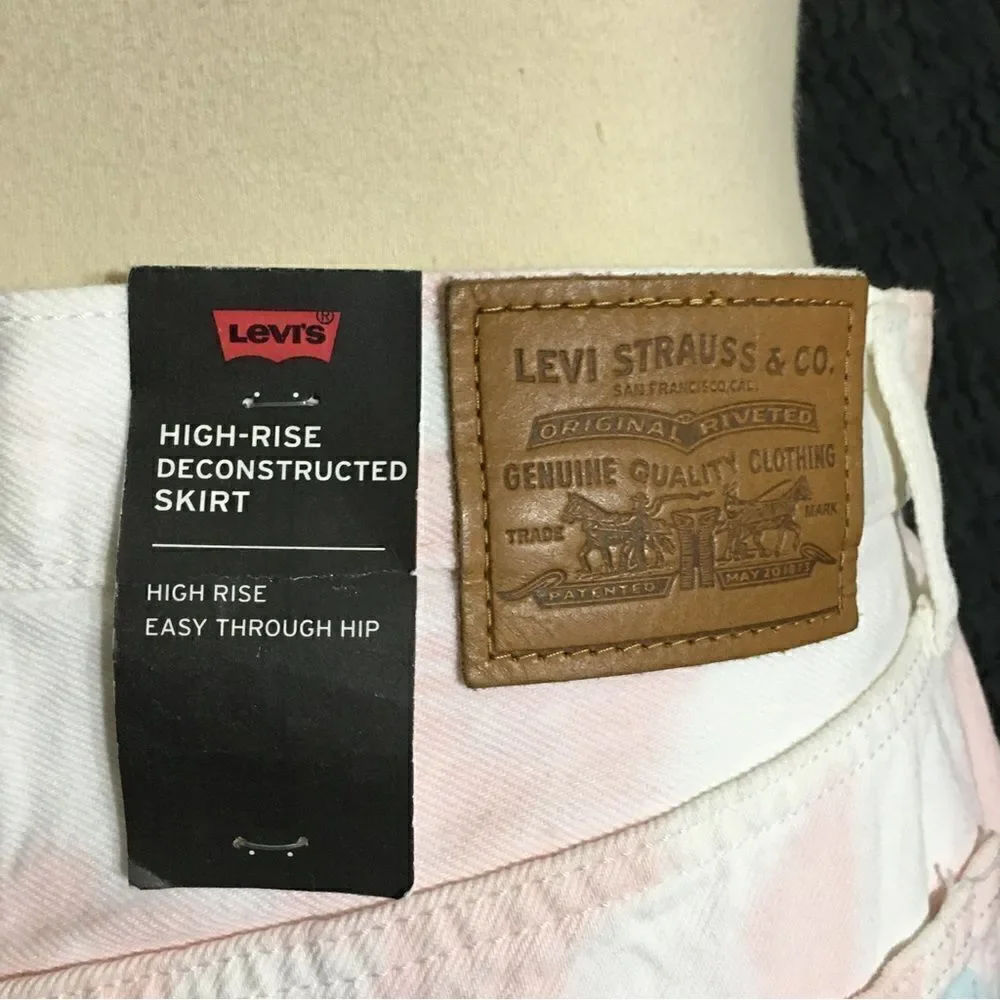 Levi’s NWT High-rise Deconstructed Skirt Size 29
